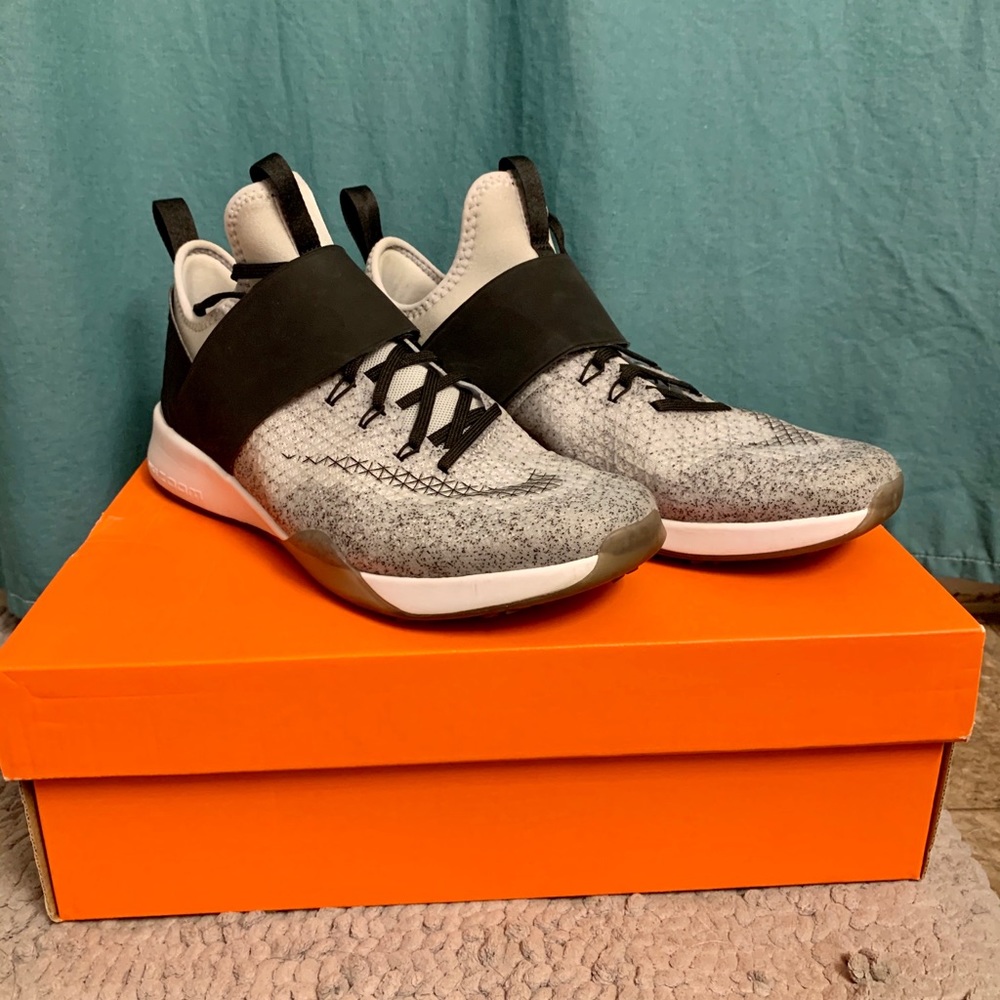 Nike Air Zoom Strong Tennis Shoes